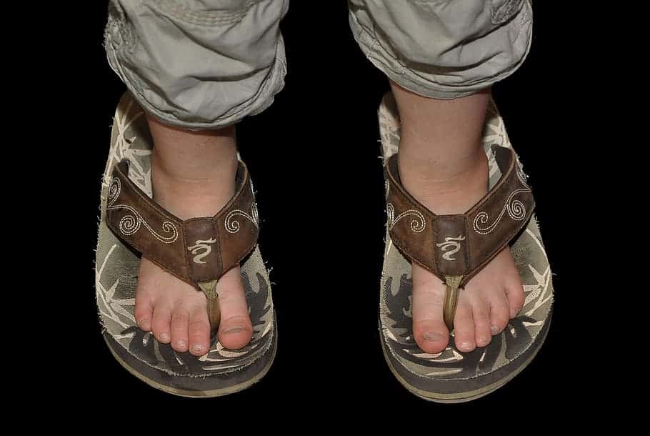child-ten-feet-girl