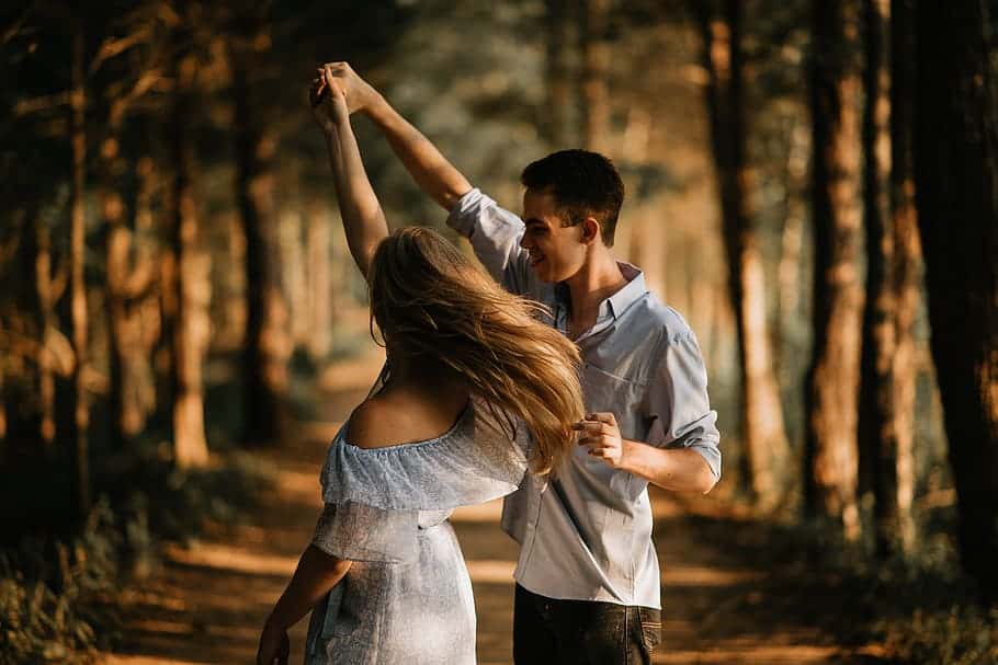 engagement-dancing-couple-love