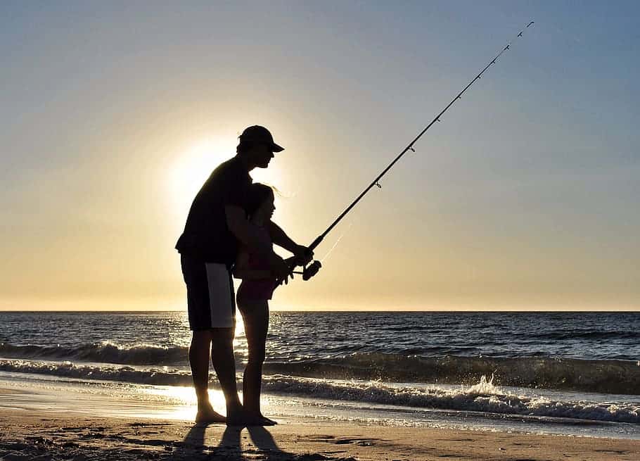 fishing-dad-daughter-sunset-nature-father