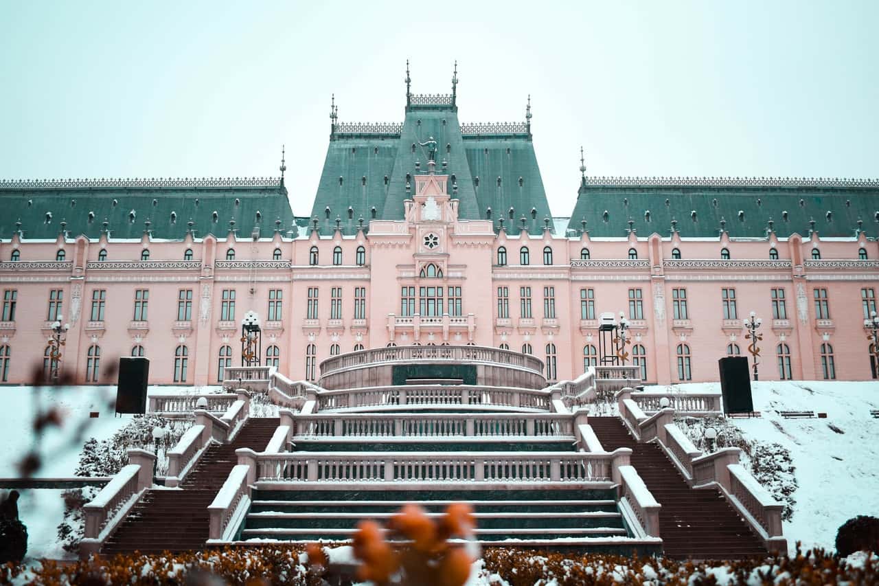 low-angle-photography-of-building-1718337
