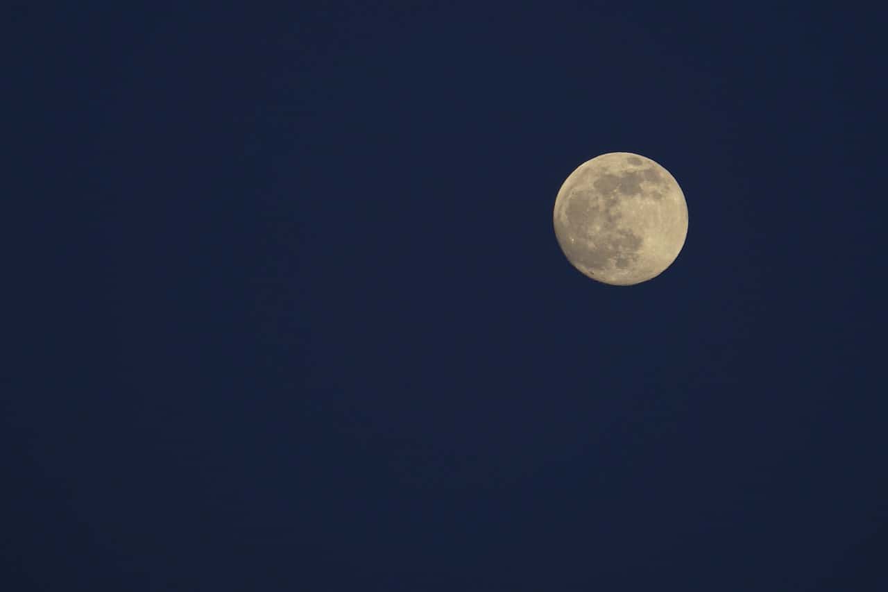 moon-2150622_1280