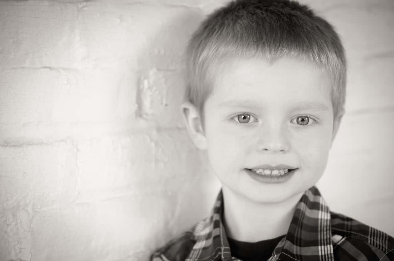 person-black-and-white-white-photography-boy-kid-845493-pxhere.com