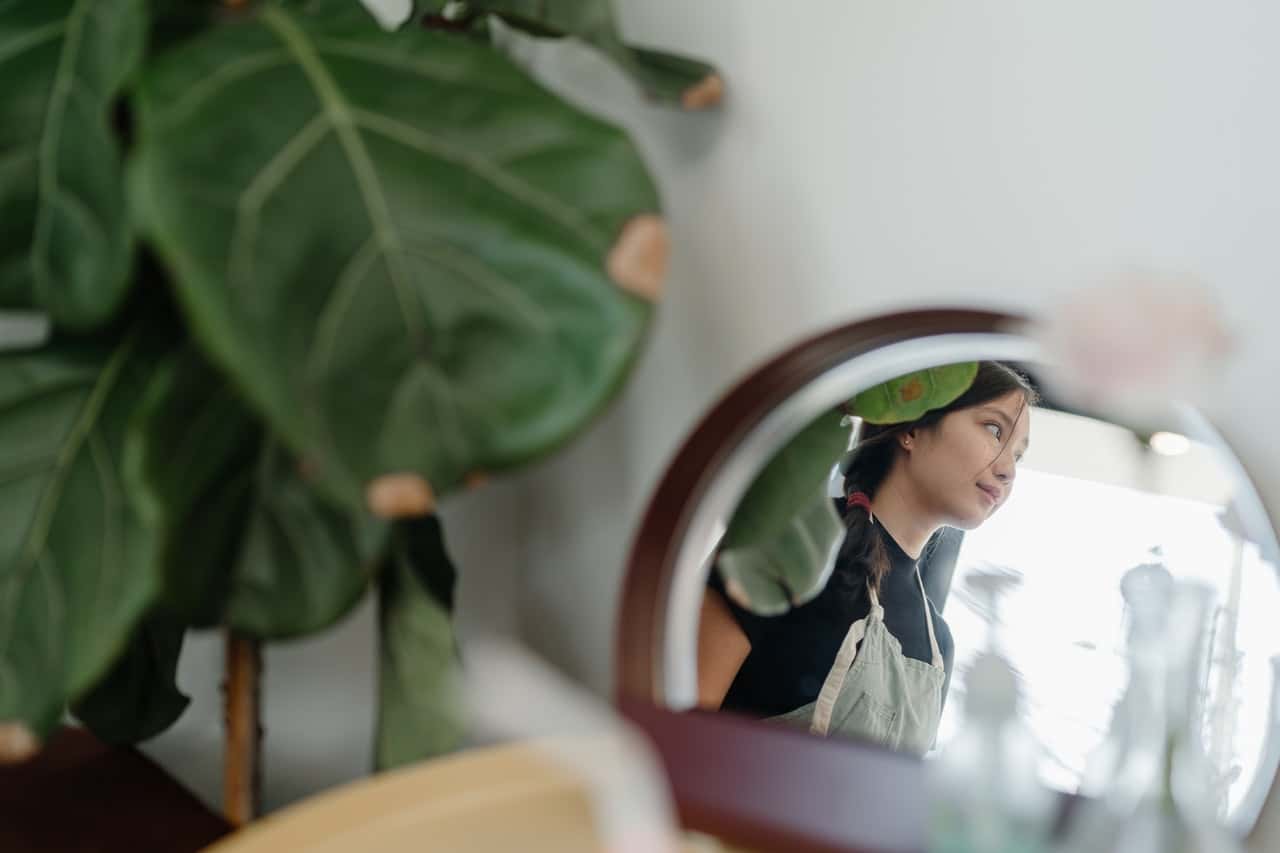pexels-ketut-subiyanto-4349745