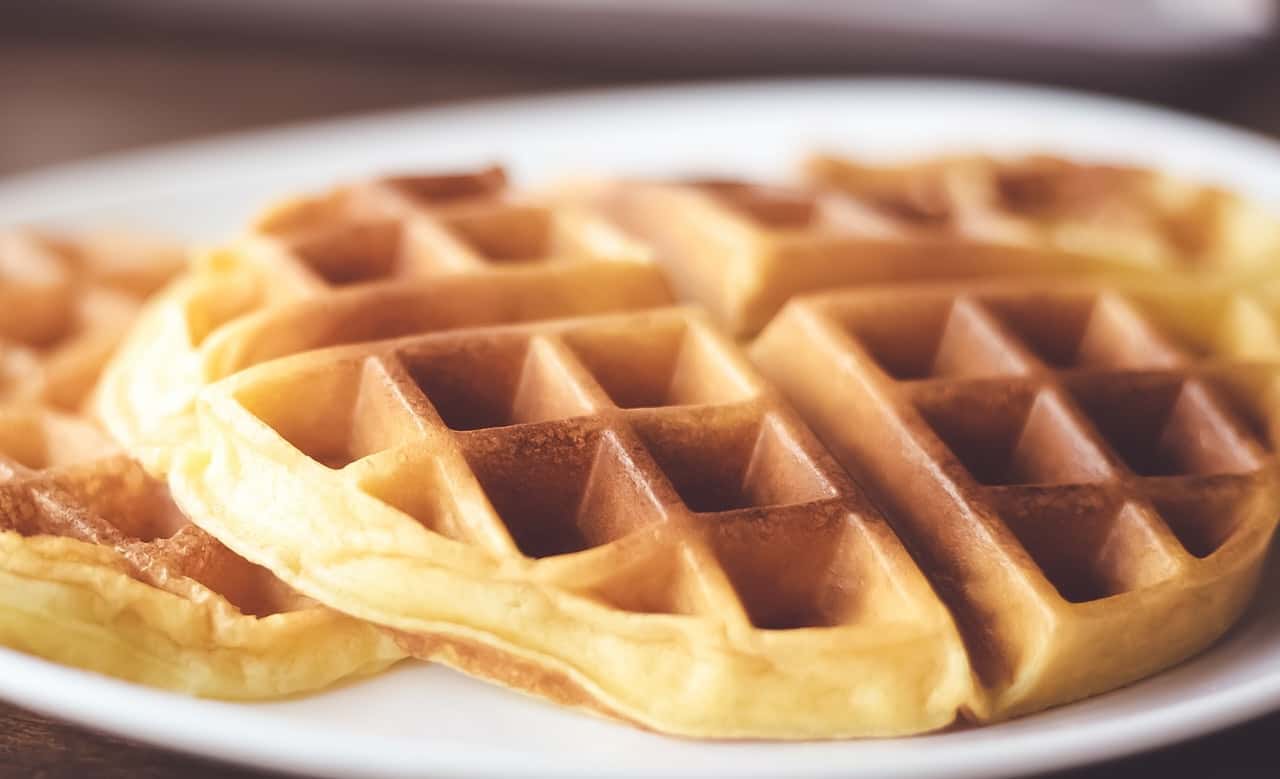 shallow-focus-photography-of-waffle-on-plate-3550333