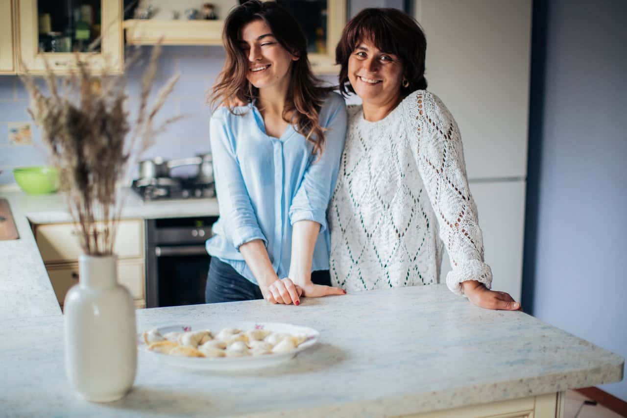 two-women-in-the-kitchen-3893730