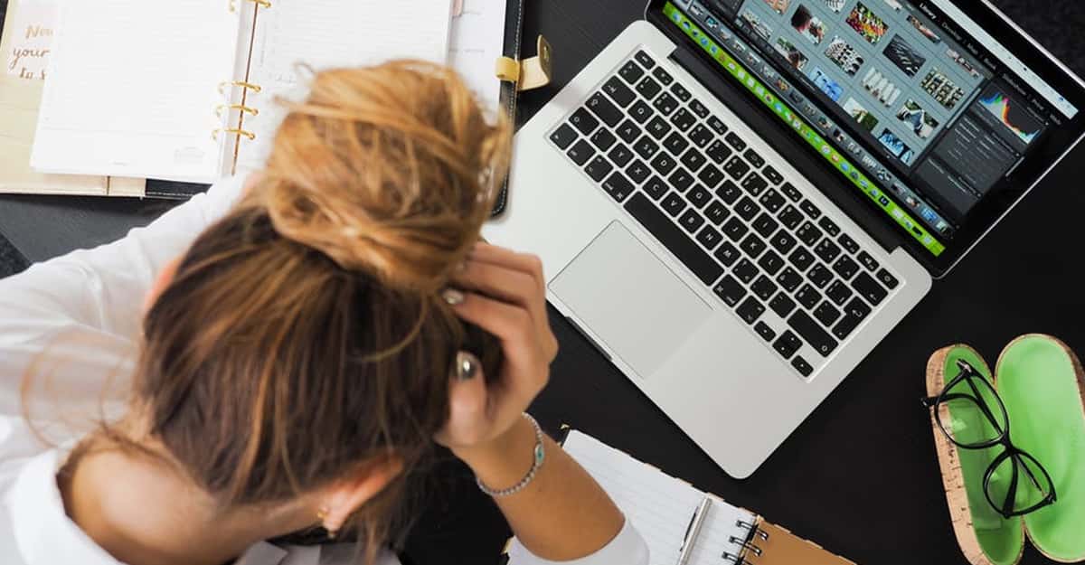 5 Signs Of Burning Out At Work (And What To Do About It)