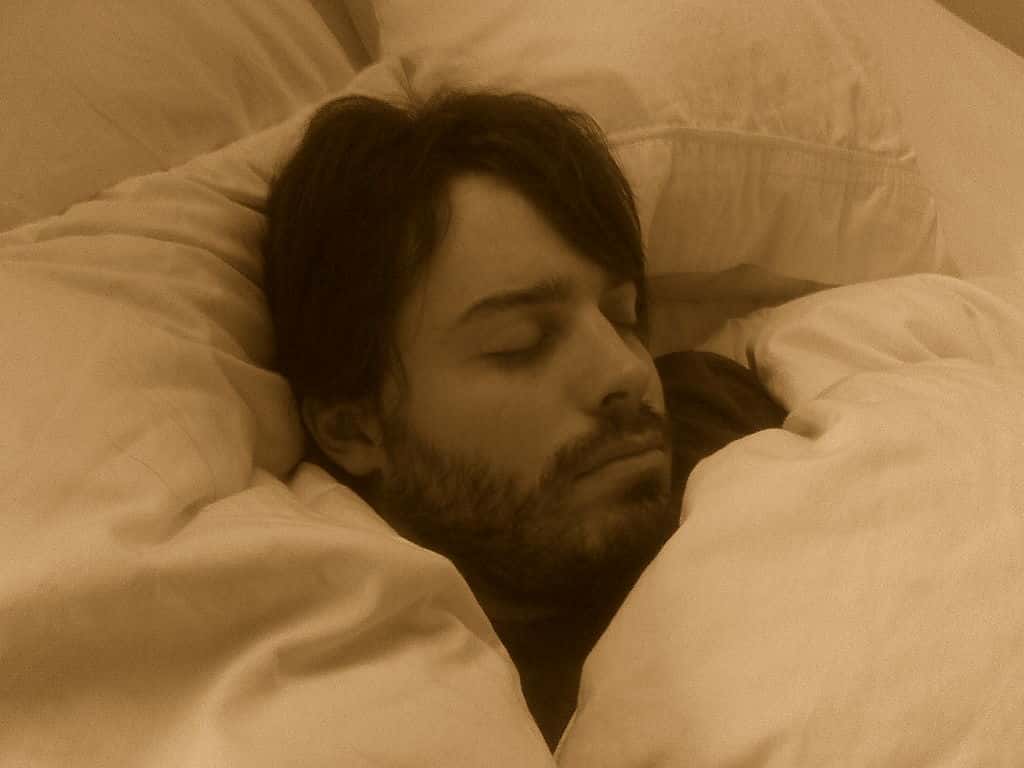 1024px-Sleeping_man_with_beard