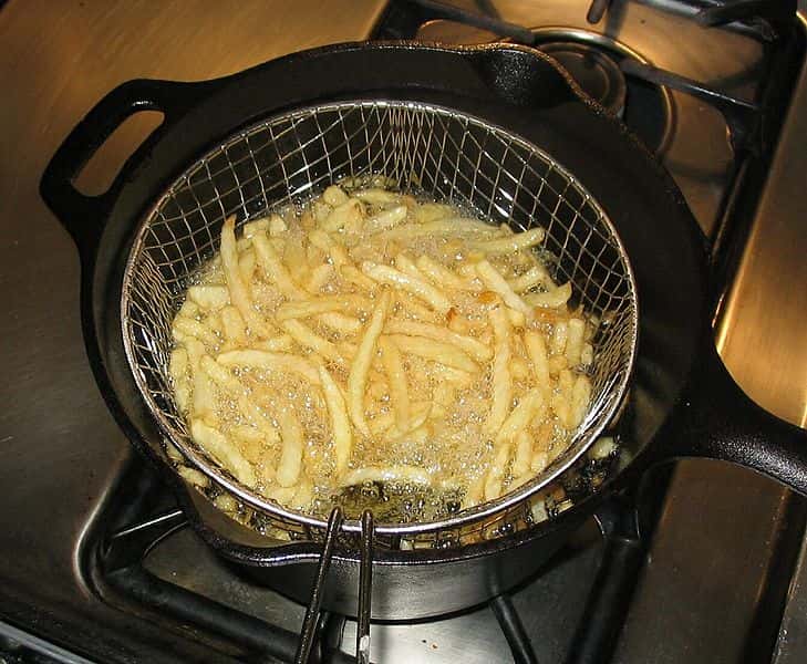 729px-Fries_cooking