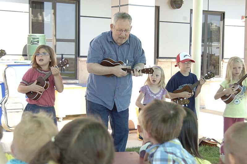 800px-110627-F-MY013-033