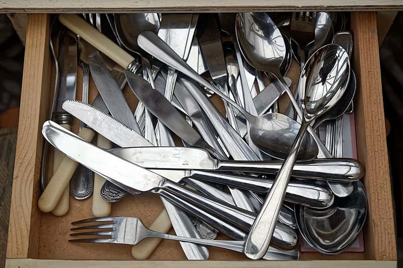 800px-Cutlery_drawer