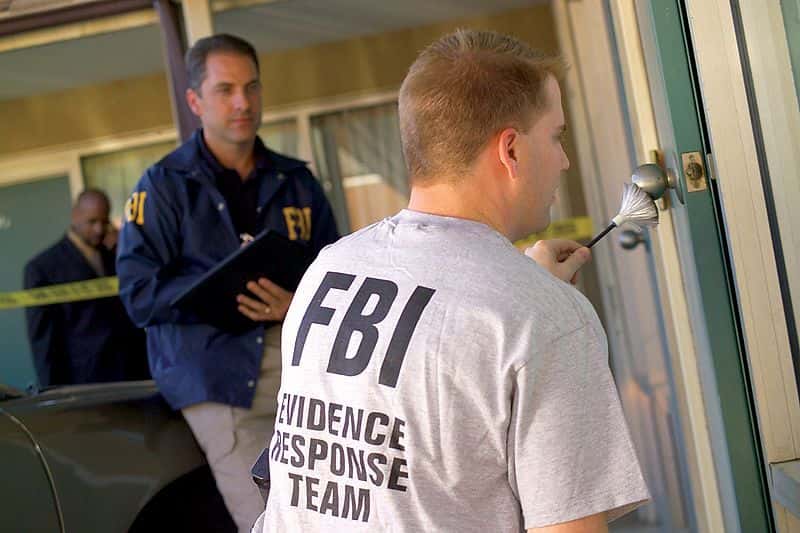 800px-FBI_Evidence_Response_Team