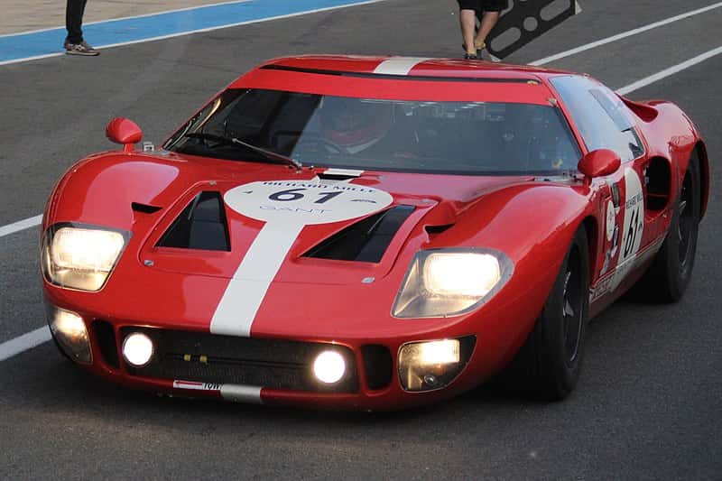 800px-IMG_6449-Ford_GT40_Mk1-Le_Mans_Classic_2018