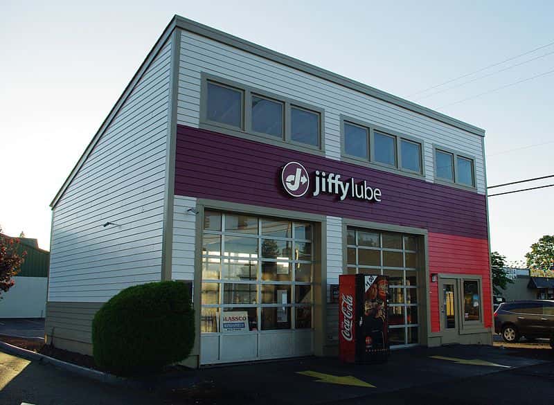 800px-Jiffy_Lube_on_10th_Street_-_Hillsboro,_Oregon
