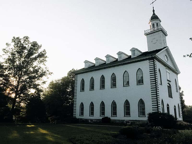 800px-Kirtland,_Ohio_Temple