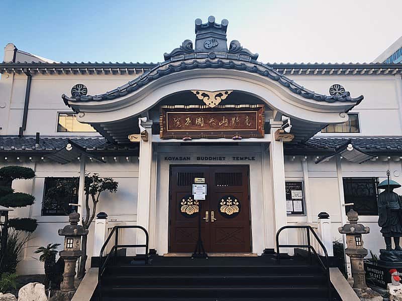 800px-Koyasan_Buddhist_Temple