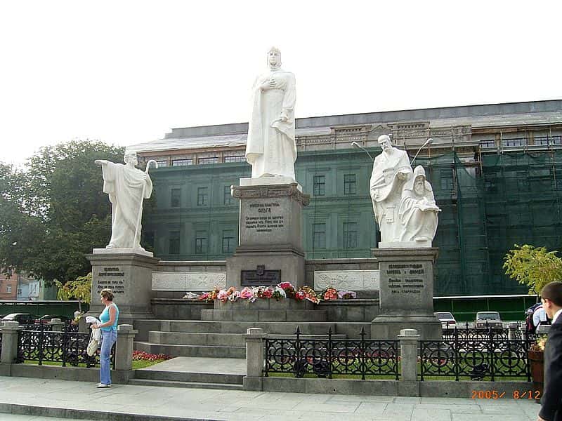 800px-Olga_Monument