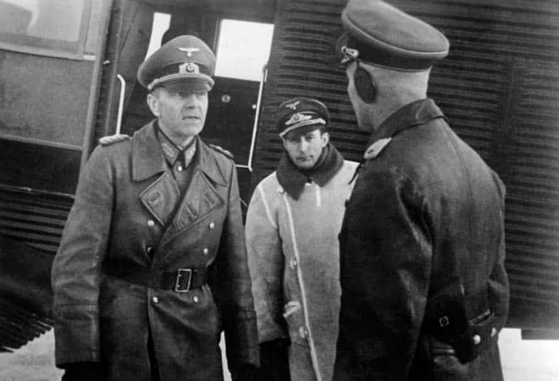 Bundesarchiv_Bild_101I-021-2081-31A,_General_Friedrich_Paulus