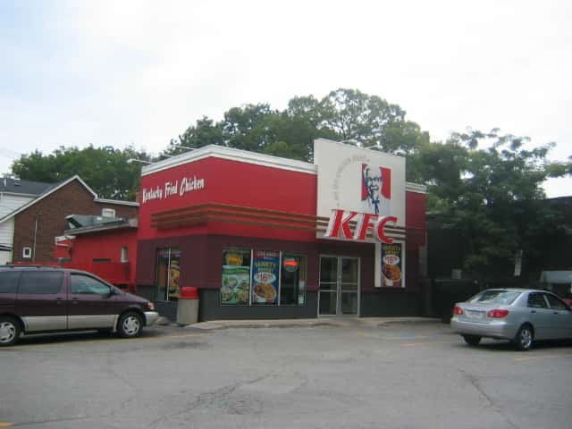 Kentucky_Fried_Chicken_on_Davisville_in_Toronto