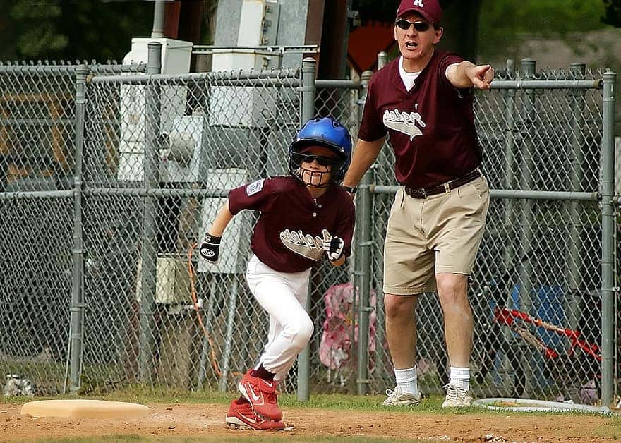 baseball-runner-coach-little-league-sport-youth-ballgame-athlete-game