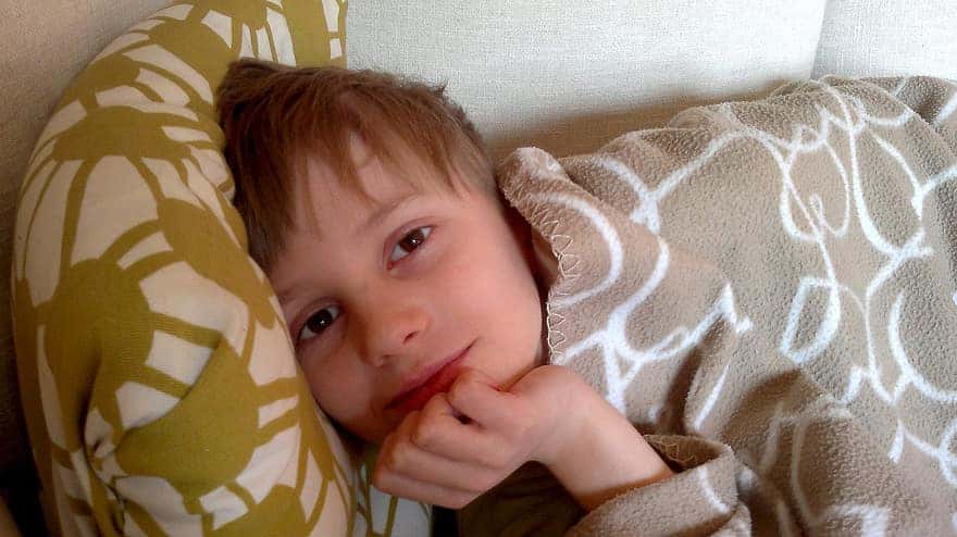 boy-sleepy-child-little-childhood-sleep-bed-blanket-face