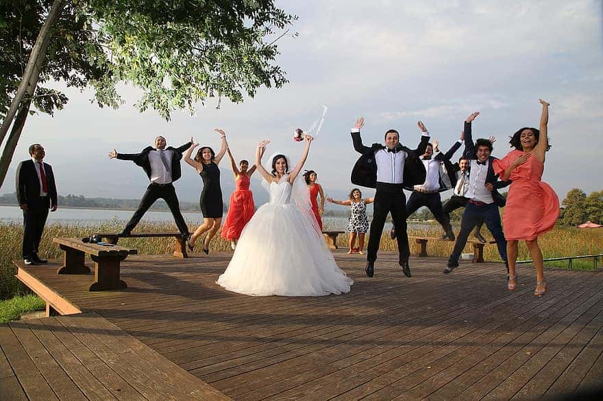 bride-and-groom-wedding-celebration-wedding-graphy