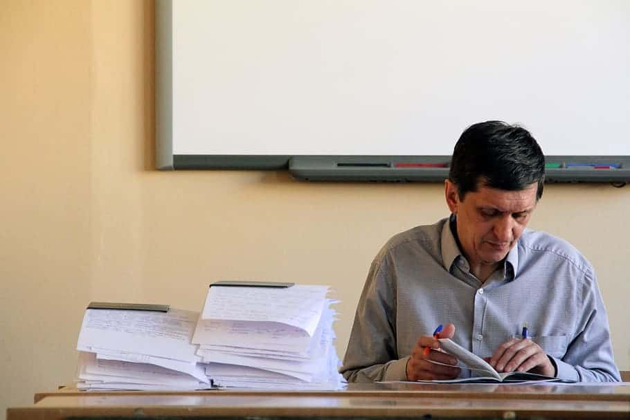 classroom-university-student-class