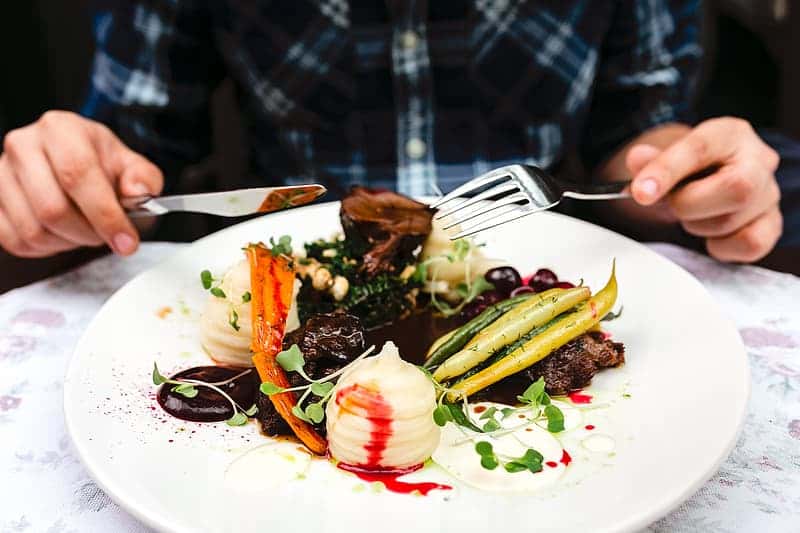 dinnaer-at-restaurant