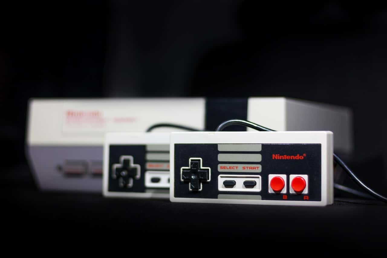 gray-nintendo-nes-console-and-controllers-1637439