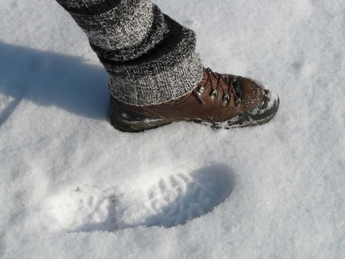 hand-shoe-snow-cold-winter-white-1151683-pxhere.com