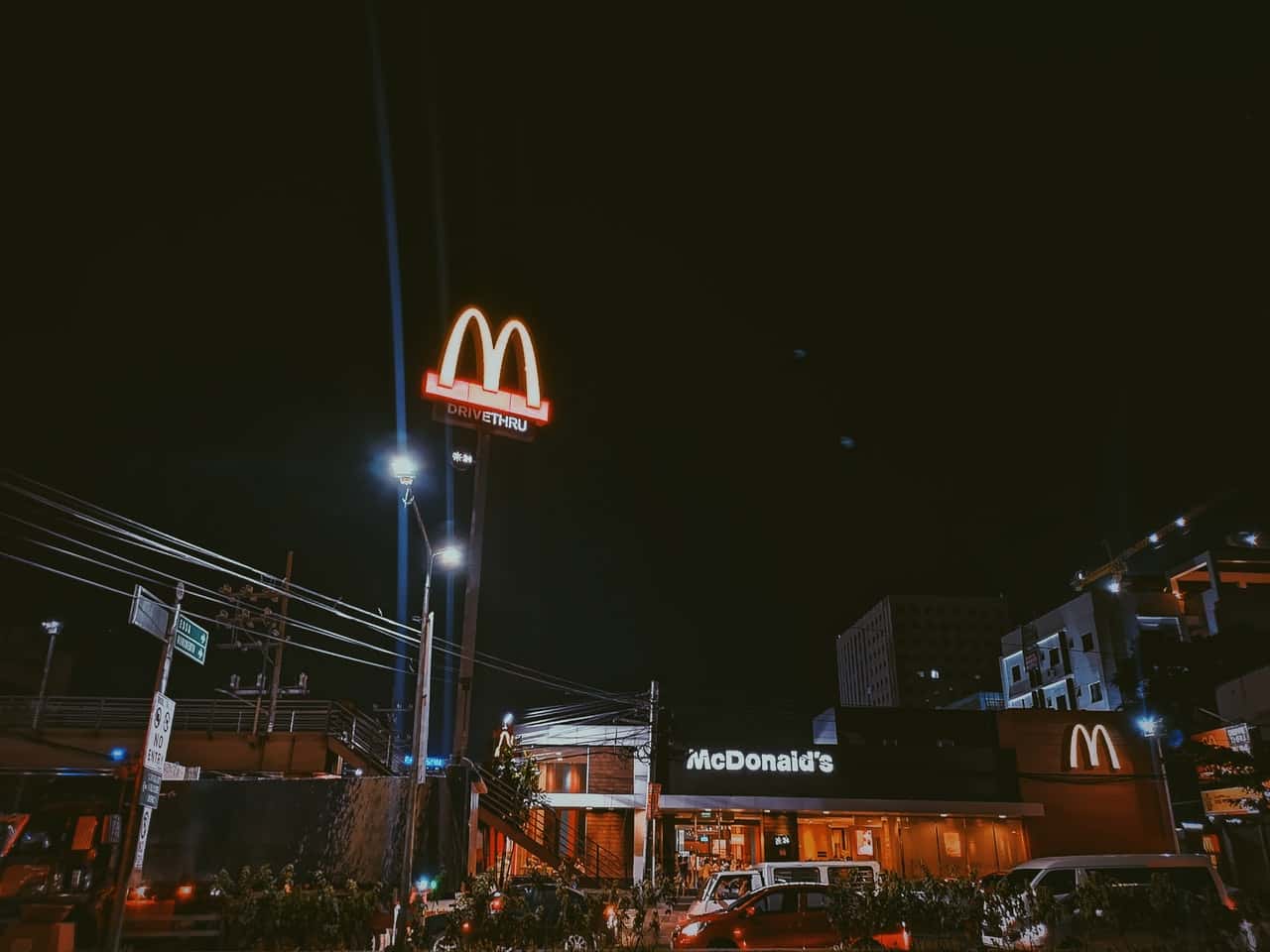 mcdonald-store-at-nigh-time-1656225