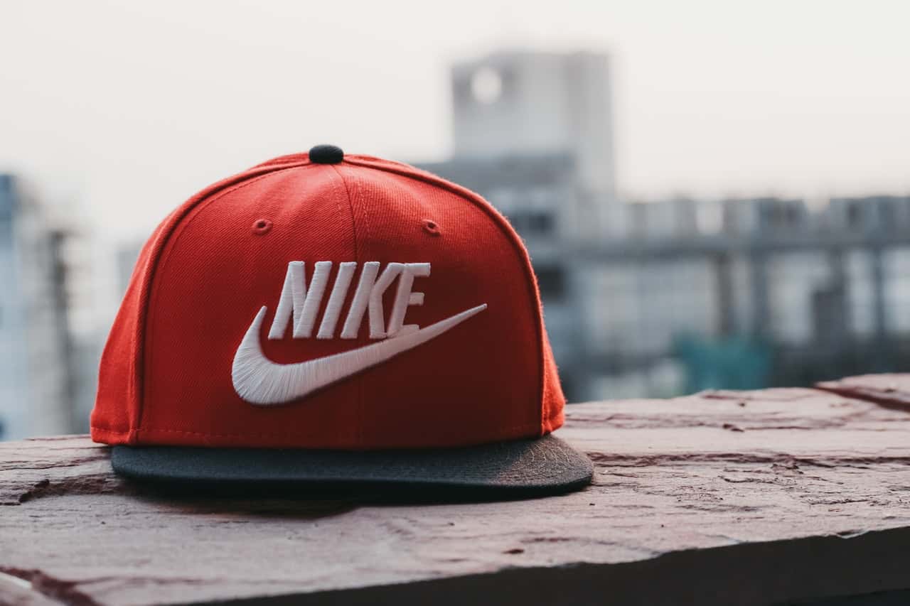 red-and-black-nike-fitted-cap-1124465