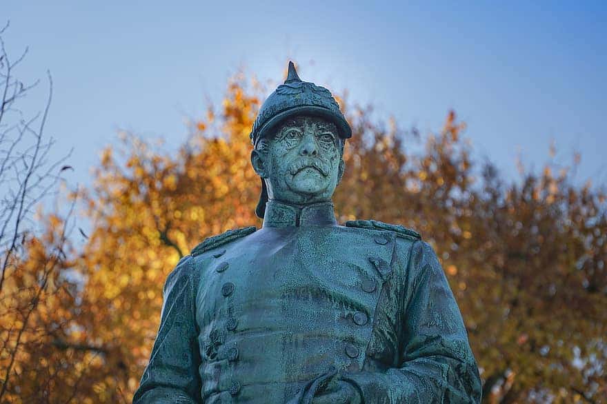 statue-monument-historically-places-of-interest-imposing-otto-von-bismarck