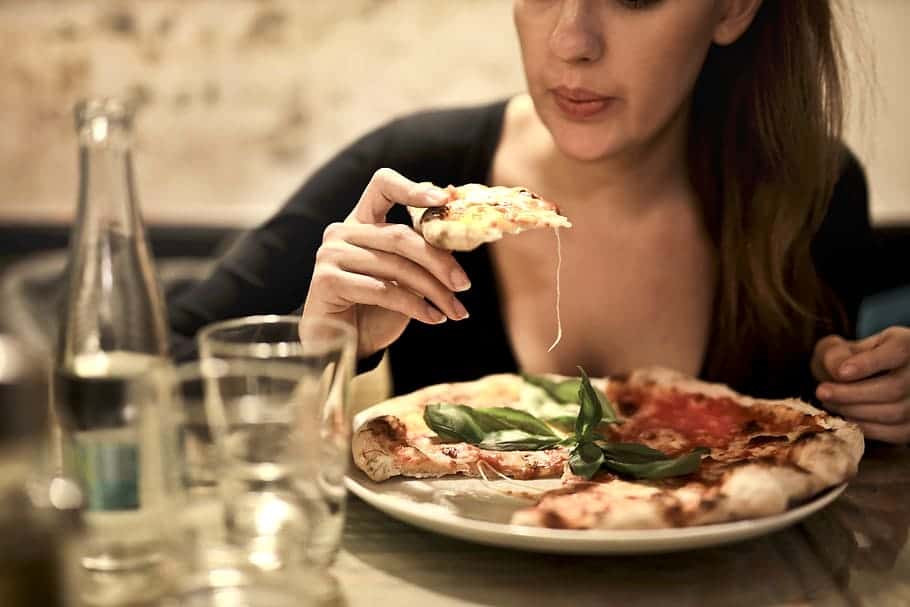 woman-pizza-food-restuarant