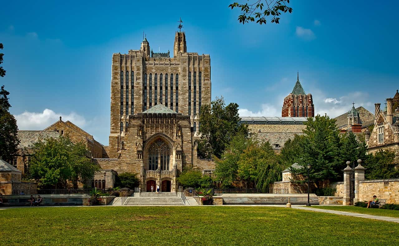 yale-university-1604158_1280