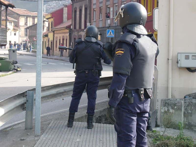 800px-Antidisturbios_UIP_Mieres