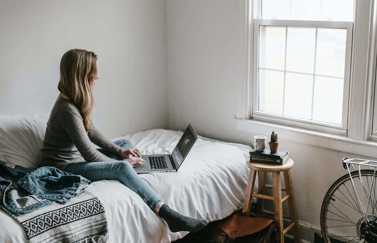 5 Tips For Managing A Job And School