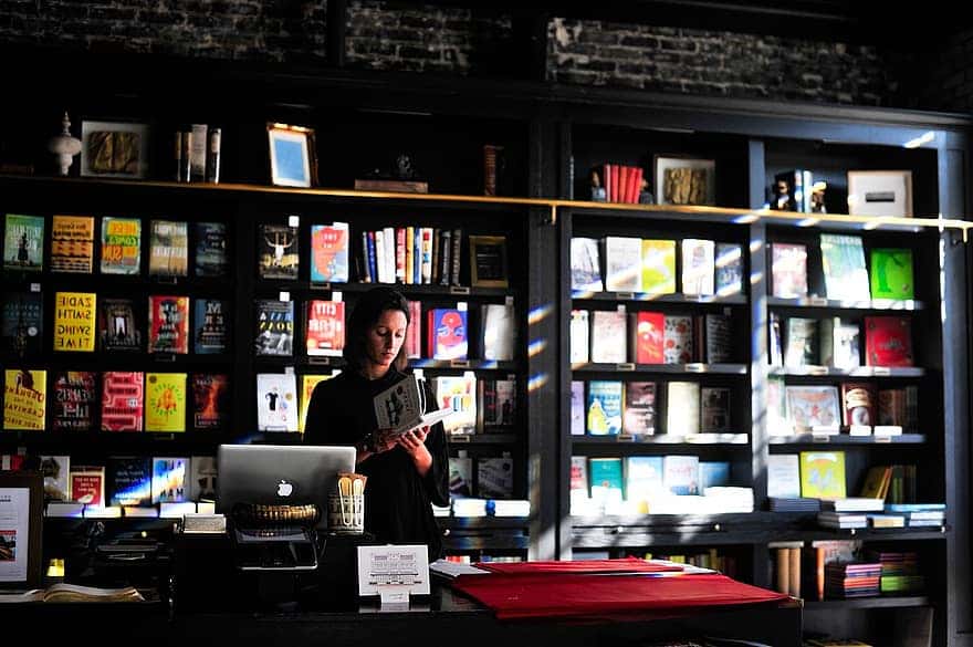 books-selling-knowledge-store-education-table-laptop-computer-apple