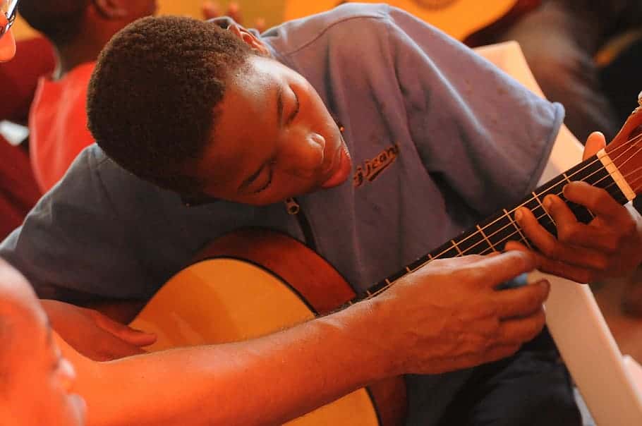 guitar-lessons-africa-black-music