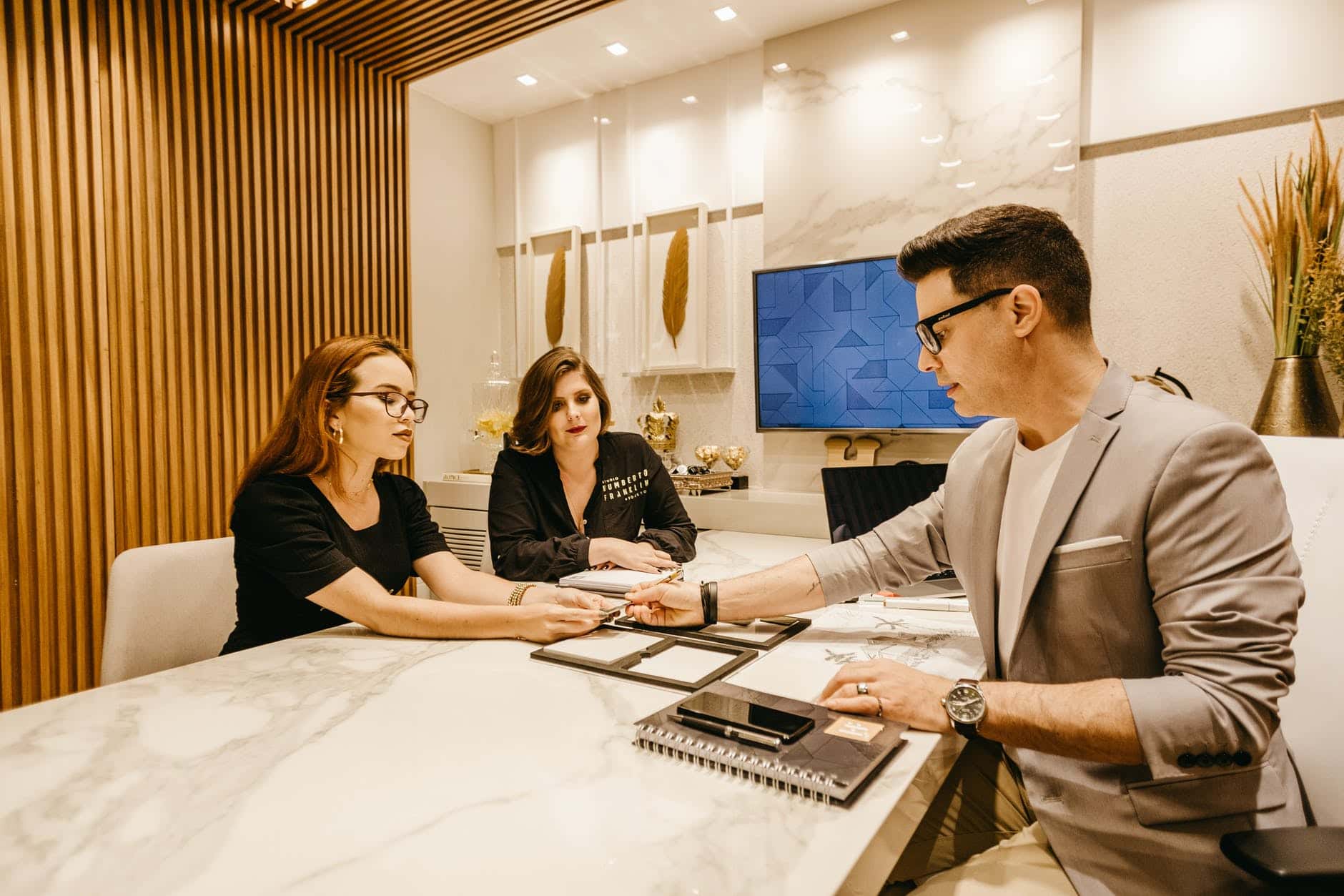 pexels-photo-3285211