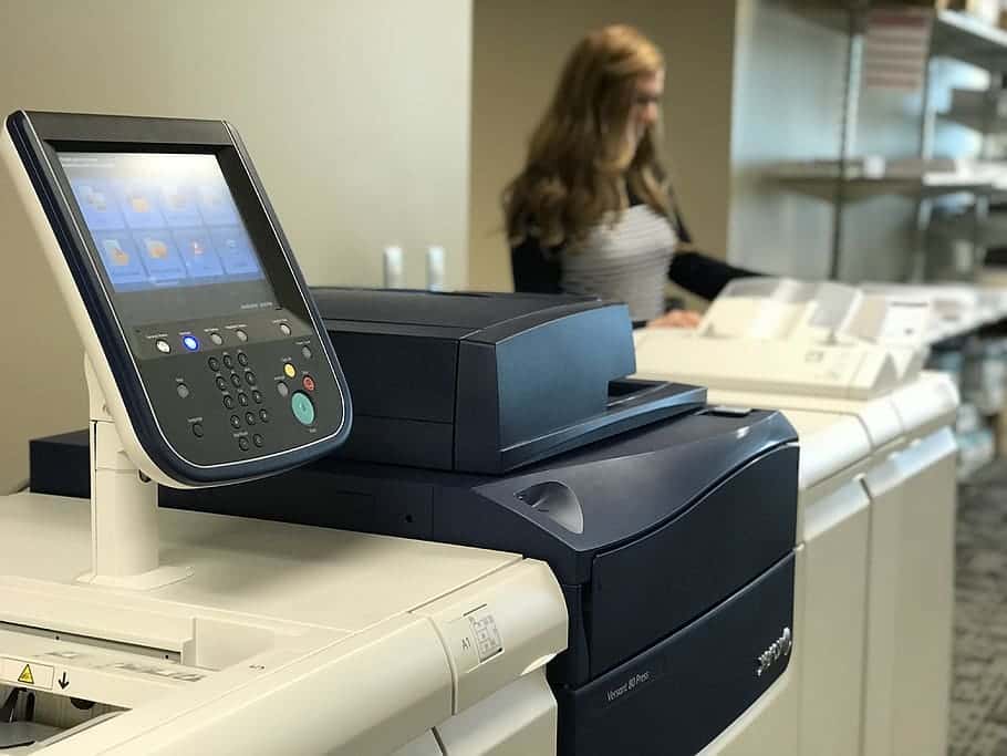 printer-print-screen-female