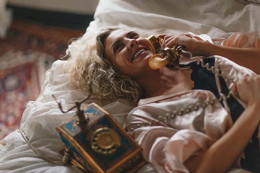 woman-female-phone-antique