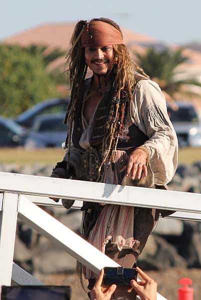 402px-Johnny_Depp_as_Captain_Jack_Sparrow_in_Queensland,_Australia