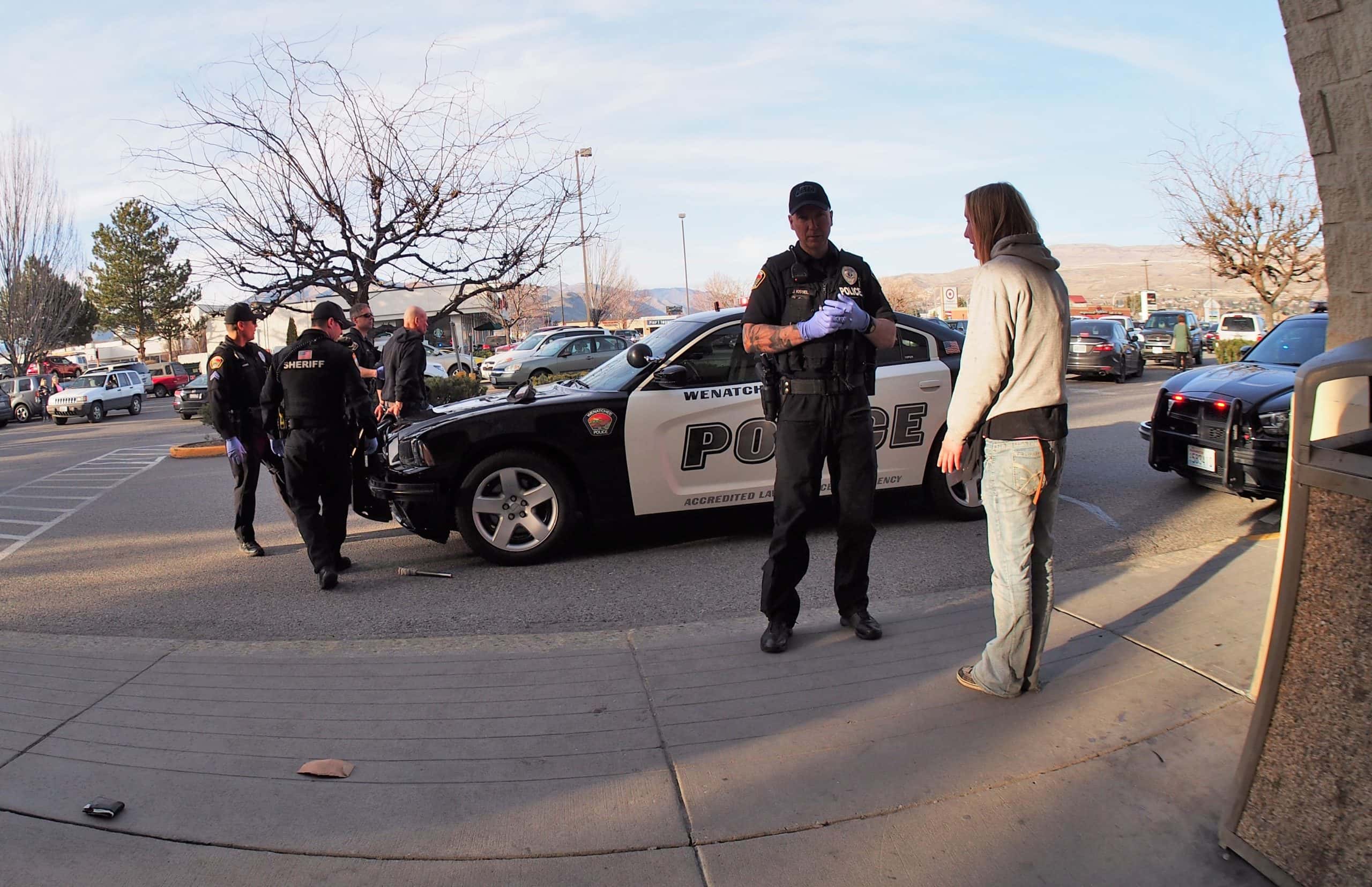 Wenatchee Police at Albertsons 1