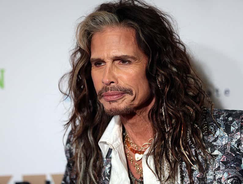 794px-Steven_Tyler_(40746977931)