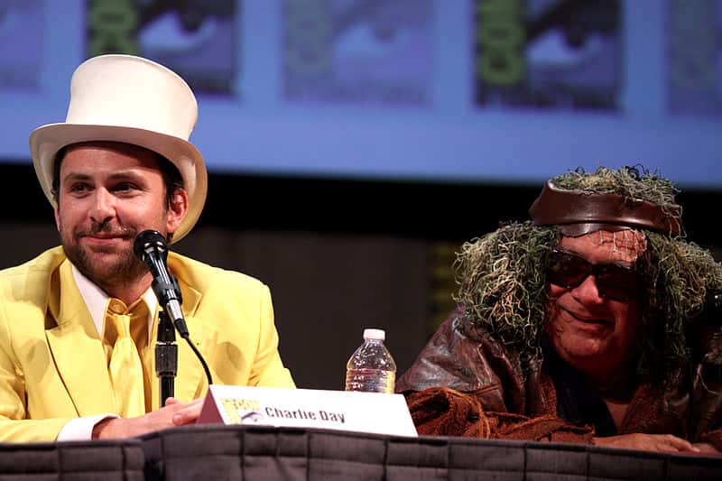 800px-Charlie_Day_&_Danny_DeVito_(5984661808)