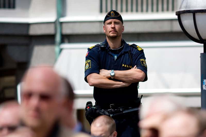 800px-Helsingborg_(Sweden)_policeman