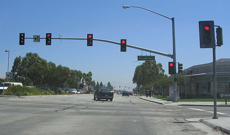 Stevens_Creek_Blvd_traffic_light