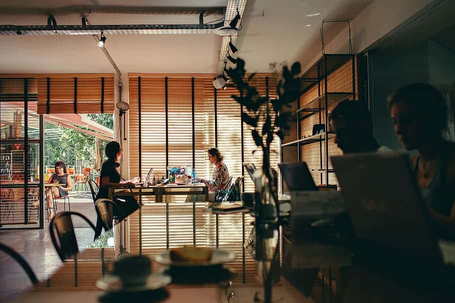 coffee-shop-working-indoor-coworking