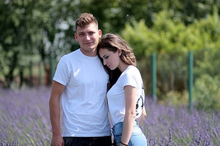 couple-lavender-love-hug-preview