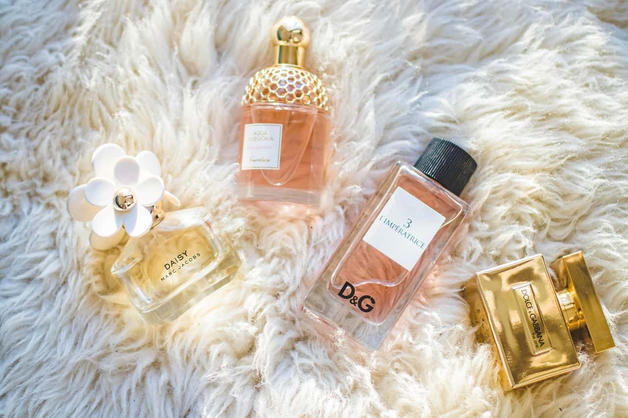four-assorted-perfume-glass-bottles-965989